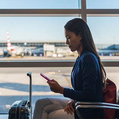 4 Ways to Keep Your Mobile Devices Safe While Traveling